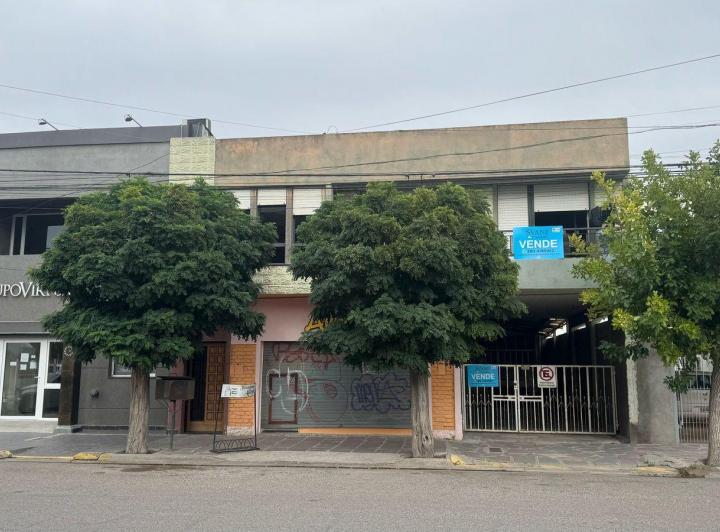 Casa · 300m² · 10 Ambientes · 3 Cocheras