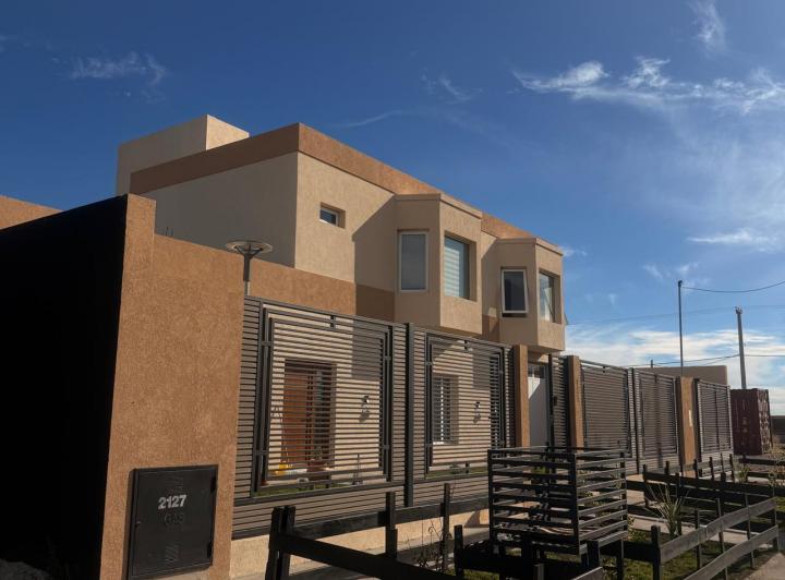 Casa · 346m² · 5 Ambientes · 2 Cocheras