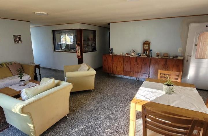 Casa · 128m² · 5 Ambientes · 2 Cocheras