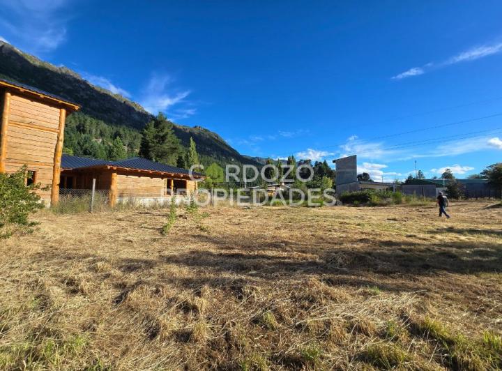 Terreno · 928m²