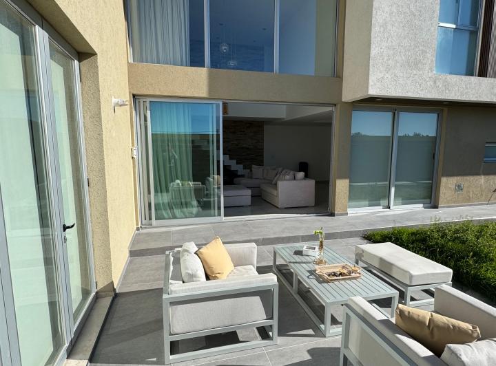 Casa · 490m² · 5 Ambientes · 5 Cocheras