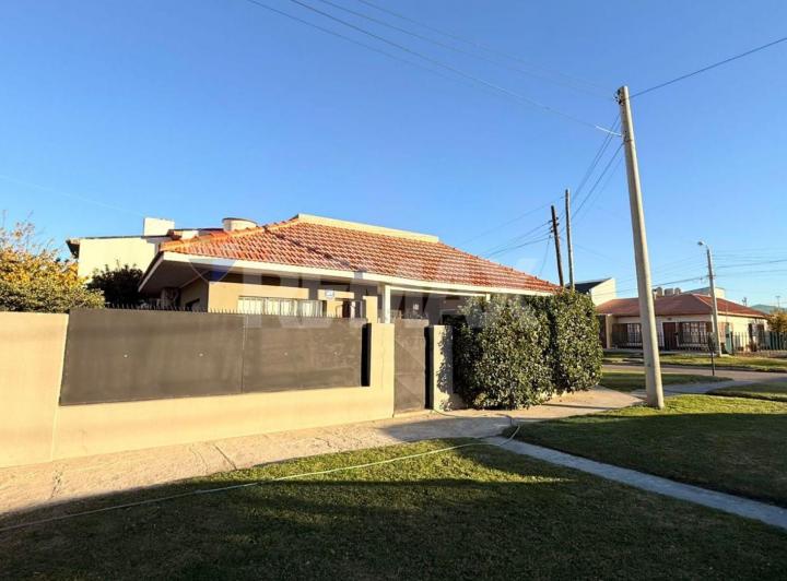 Casa · 150m² · 5 Ambientes · 1 Cochera