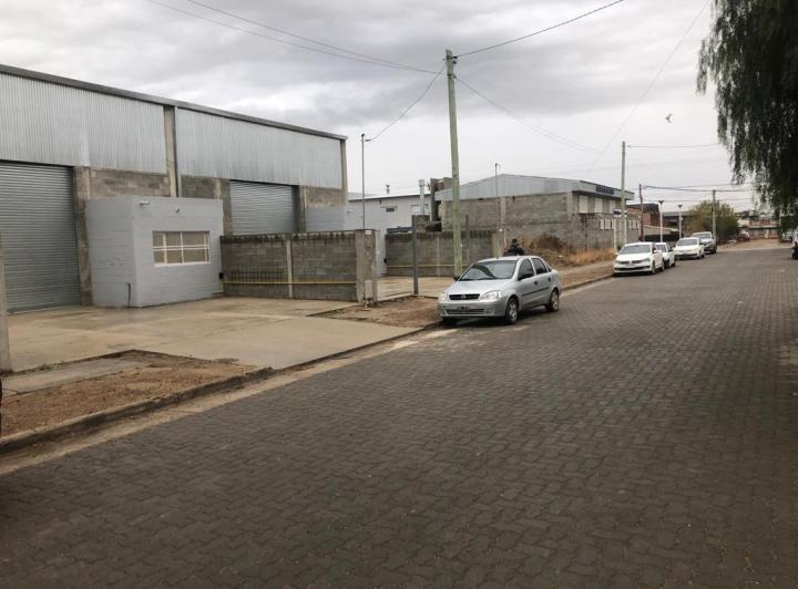 Bodega-Galpón · 250m² · 1 Ambiente · 1 Cochera