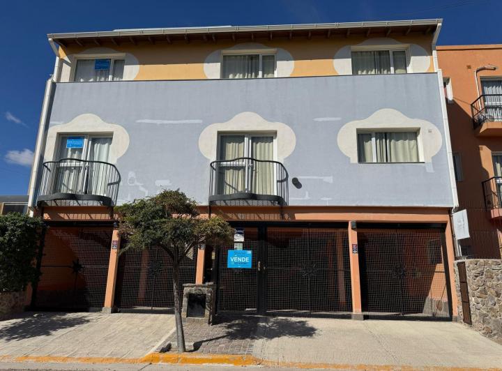 Edificio · 418m² · 10 Ambientes · 4 Cocheras