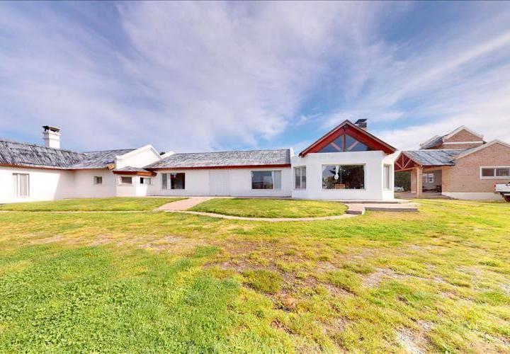 Campo · 340m² · 3 Ambientes
