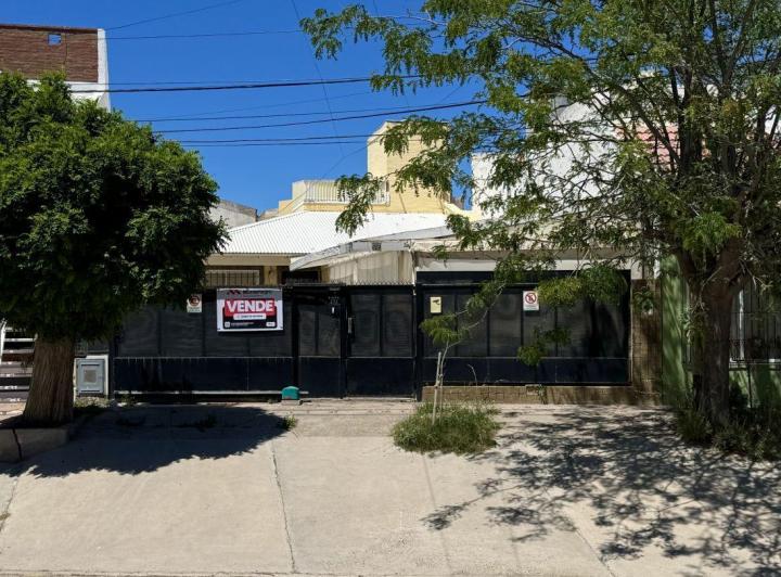 Casa · 135m² · 5 Ambientes · 1 Cochera