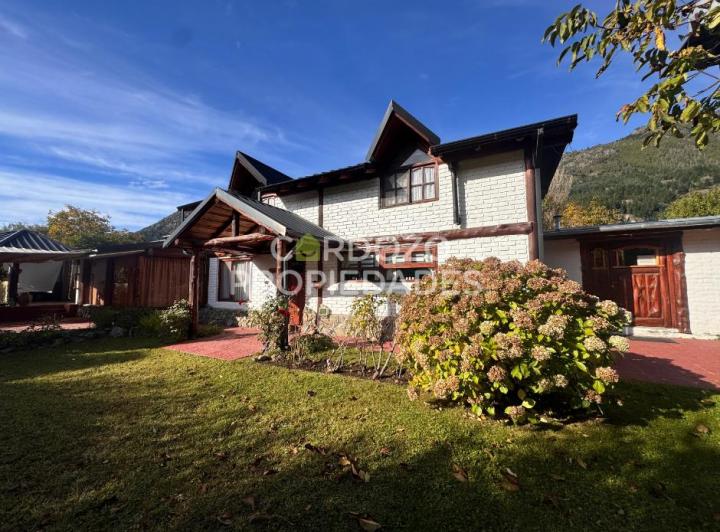 Casa · 153m² · 6 Ambientes · 1 Cochera