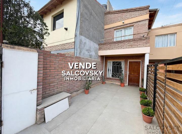 Casa · 80m² · 4 Ambientes · 1 Cochera