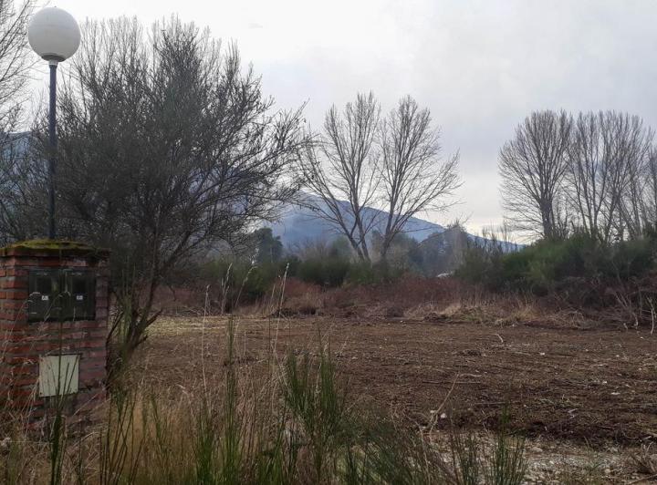 Terreno · 1300m²
