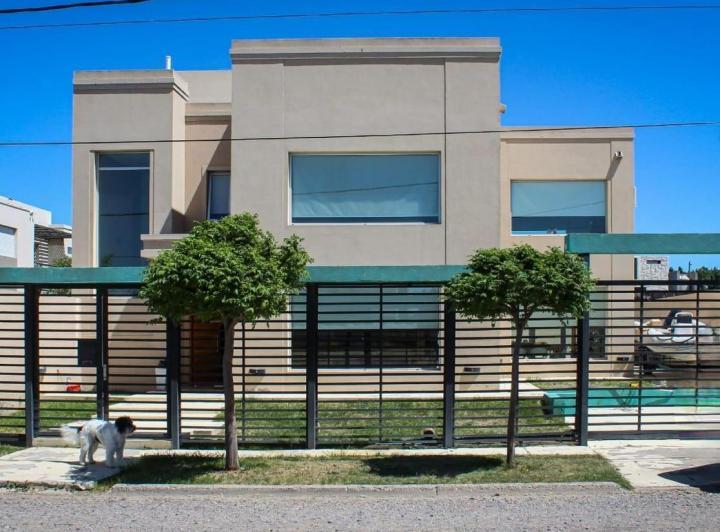 Casa · 253ha · 6 Ambientes