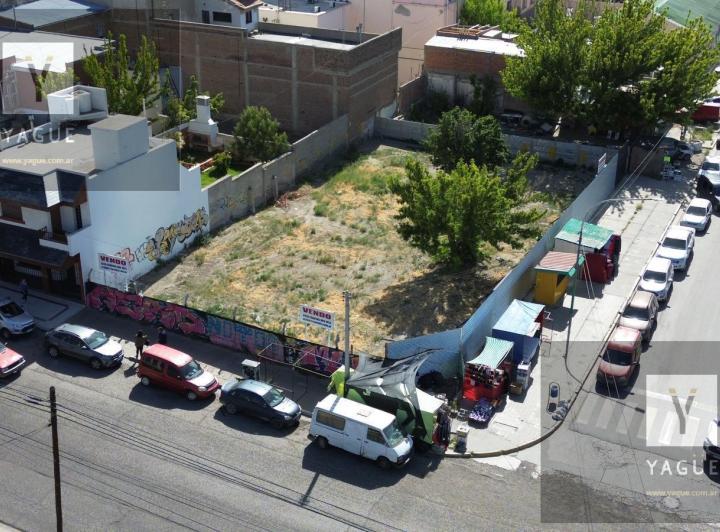 Terreno · 870m²