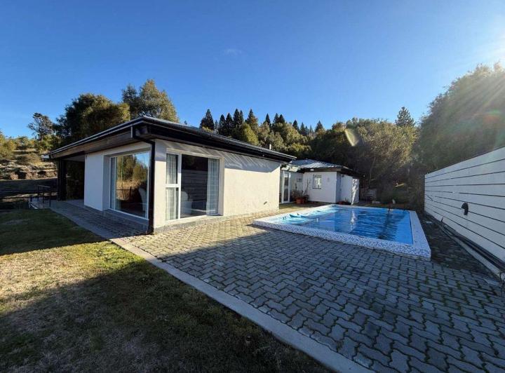 Casa · 200m² · 6 Ambientes · 1 Cochera