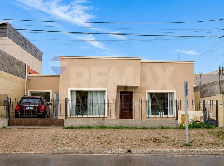 Casa · 135m² · 5 Ambientes · 1 Cochera