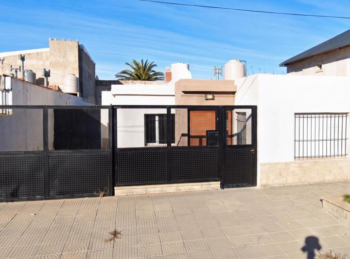 Casa · 218m² · 5 Ambientes · 2 Cocheras