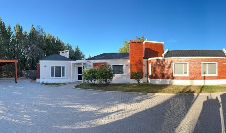 Quinta vacacional · 148m² · 6 Ambientes · 2 Cocheras