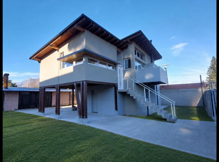 Casa · 182m² · 5 Ambientes