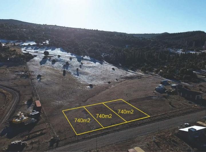Terreno · 735m²