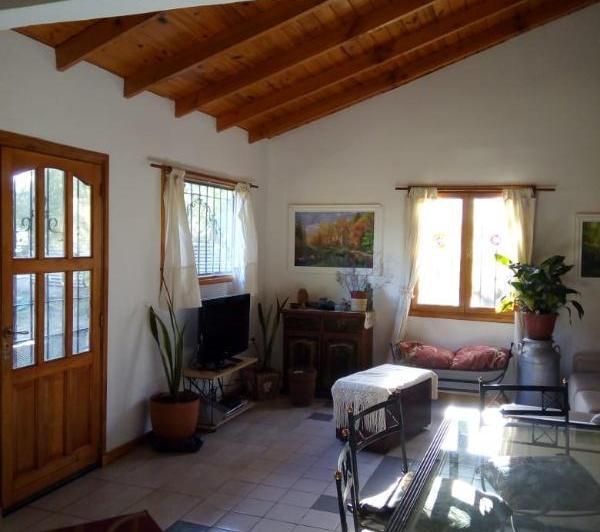 Casa · 90m² · 6 Ambientes · 2 Cocheras