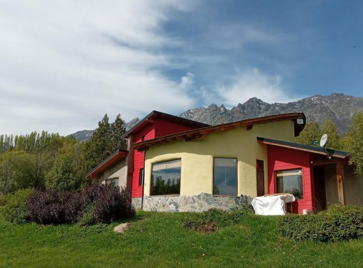 Campo · 185m² · 4 Ambientes · 1 Cochera
