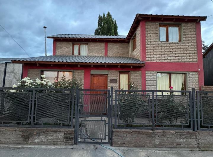 Casa · 160m² · 5 Ambientes · 1 Cochera