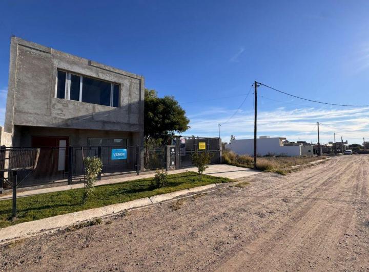 Casa · 140m² · 5 Ambientes · 1 Cochera