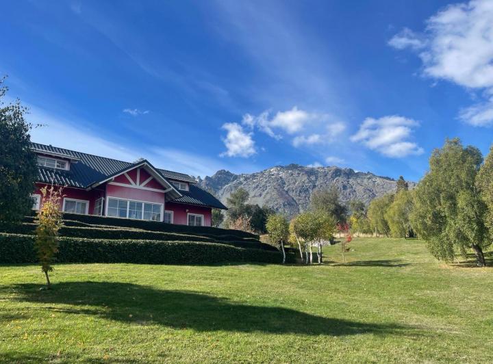 Casa · 382m² · 11 Ambientes · 1 Cochera