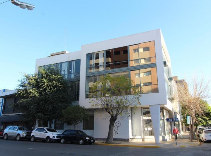 Local comercial · 600m²