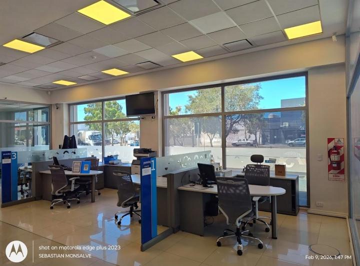 Oficina comercial · 400m² · 8 Ambientes · 10 Cocheras