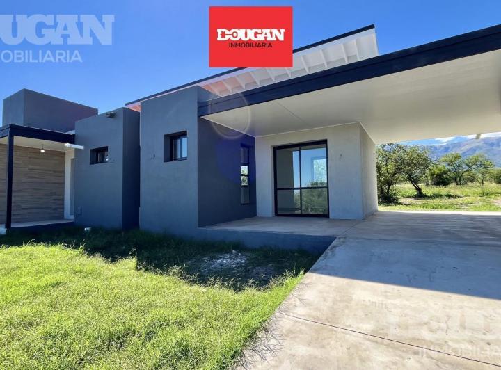 Casa · 83m² · 3 Ambientes · 1 Cochera
