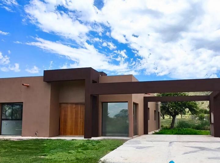 Casa · 140m² · 5 Ambientes · 1 Cochera