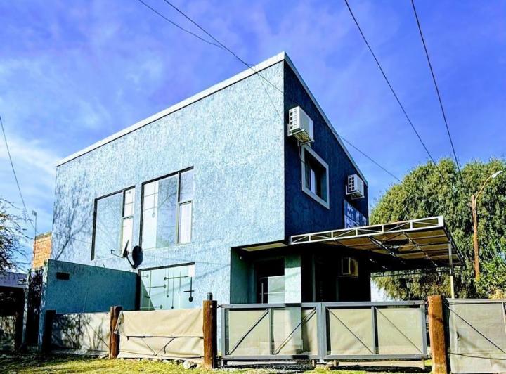 Casa · 150m² · 6 Ambientes · 2 Cocheras