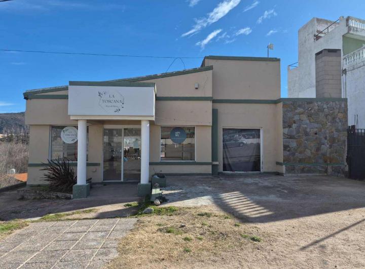 Local comercial · 293m² · 4 Cocheras