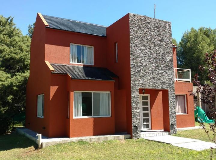 Casa · 110m² · 4 Ambientes · 1 Cochera