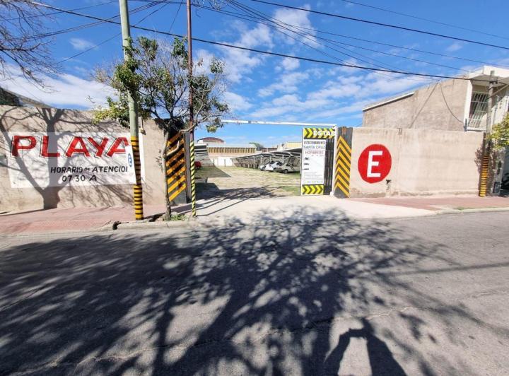 Terreno · 890m²
