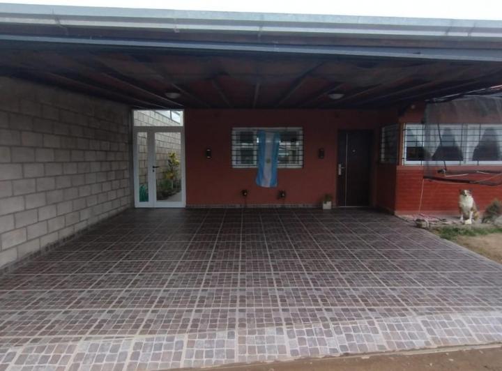 Casa · 143m² · 4 Ambientes · 2 Cocheras