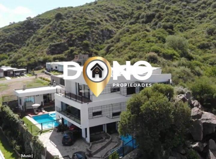 Casa · 650m² · 7 Ambientes · 2 Cocheras