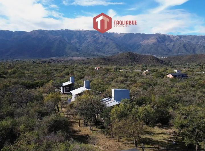 Casa · 163m² · 9 Ambientes · 4 Cocheras
