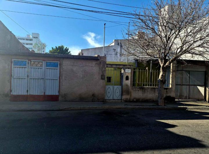 Casa · 167m² · 5 Ambientes · 2 Cocheras