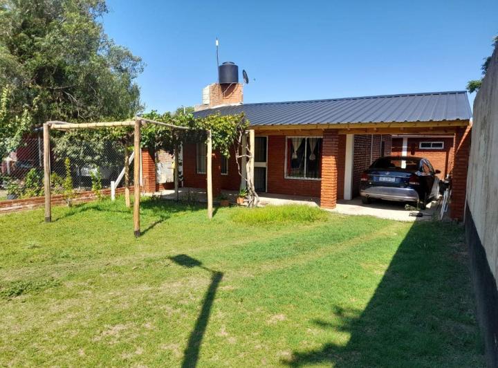 Casa · 80m² · 3 Ambientes · 2 Cocheras