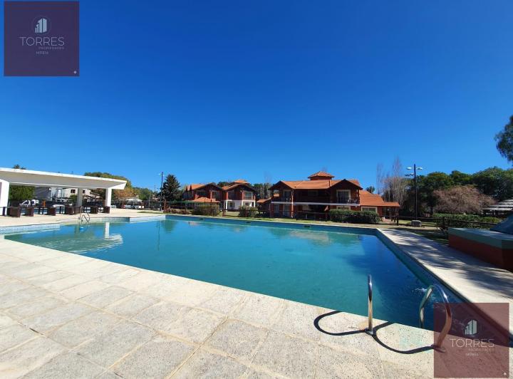 Hotel · 1m² · 24 Ambientes · 13 Cocheras