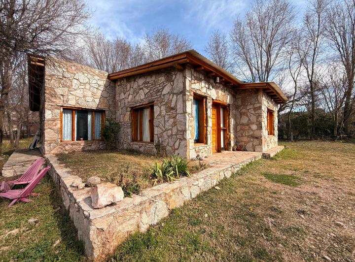 Casa · 80m² · 3 Ambientes · 2 Cocheras