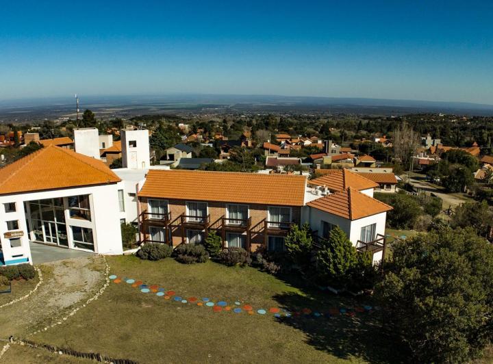 Hotel · 700m² · 13 Ambientes · 5 Cocheras