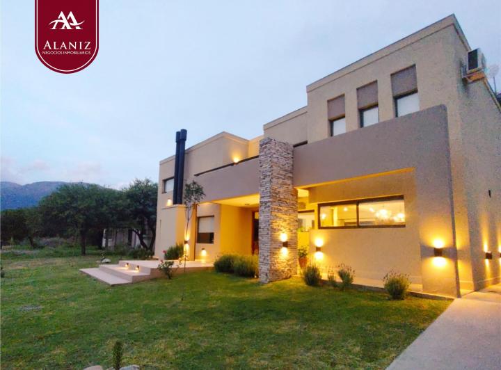 Casa · 311m² · 6 Ambientes