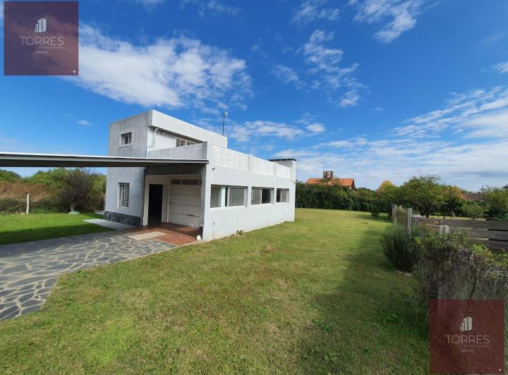 Casa · 110m² · 4 Ambientes · 2 Cocheras