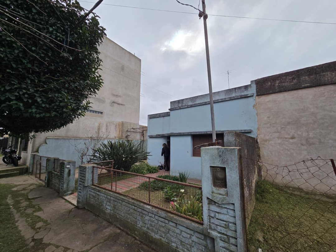 Casa sobre lote de 600 m2 a reciclar.