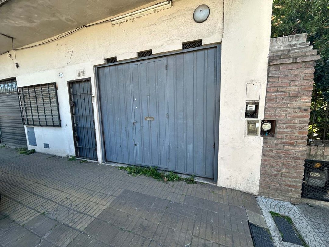 VENTA PH 2 AMB QUILMES CON DEPOSITO Y COCHERA
