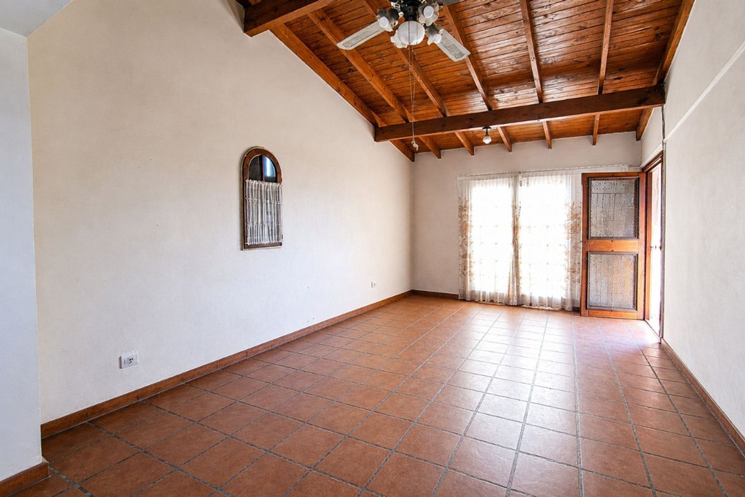 CASA 4  AMBIENTES BALCON PATIO LOCAL