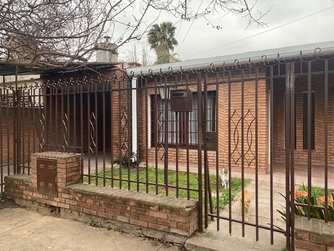 VENTA CASA 3 DOR. GALPÓN Y PATIO YOFRE SUR CÓRDOBA
