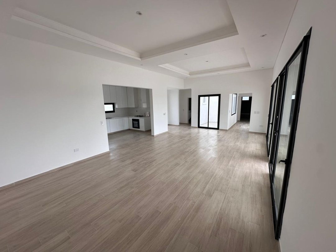 VENTA CASA 5 AMB AL AGUA ESTILO FRANCES MODERNO