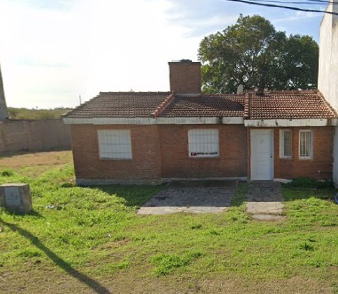 Casa 3 dormitorios y patio, apta crédito, Paraná